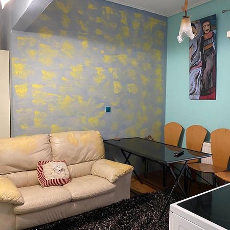 Apartment With Barbecue 1 Km Beach アテネ エクステリア 写真
