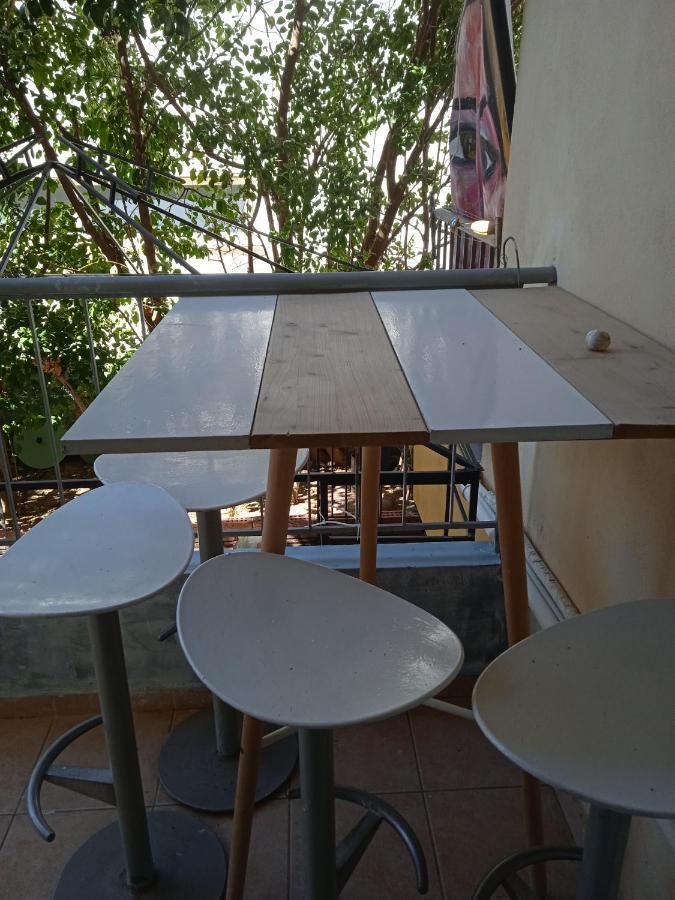 Apartment With Barbecue 1 Km Beach アテネ エクステリア 写真